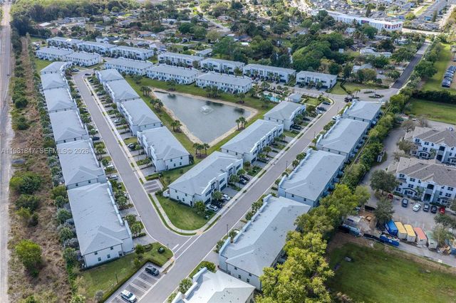 1761 Lindley St, Mangonia Park, FL 33407