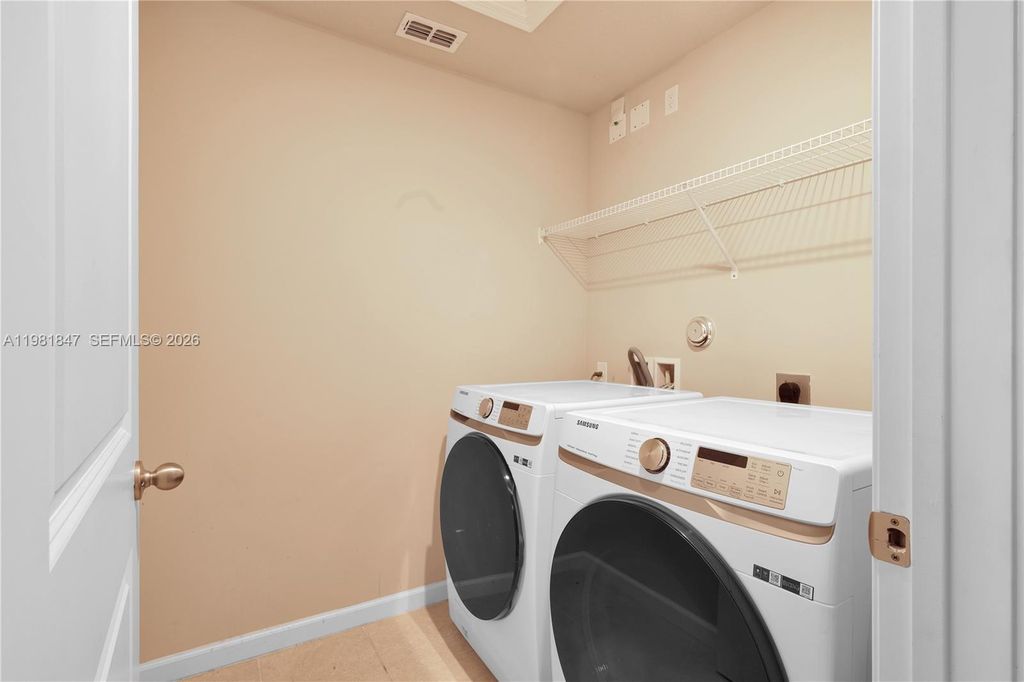 Image 20 of property listing at 1761 Lindley St, Mangonia Park, FL 33407