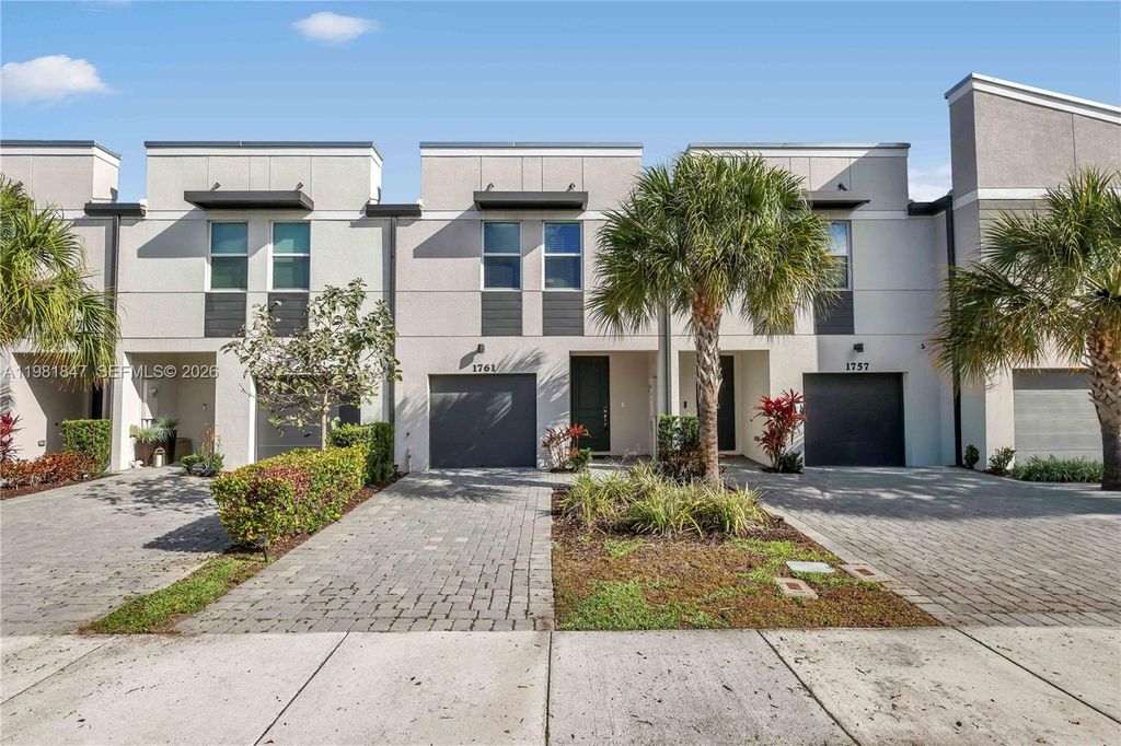 Image 32 of property listing at 1761 Lindley St, Mangonia Park, FL 33407