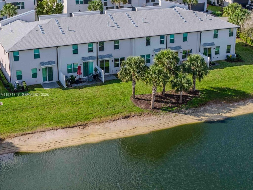 Image 40 of property listing at 1761 Lindley St, Mangonia Park, FL 33407