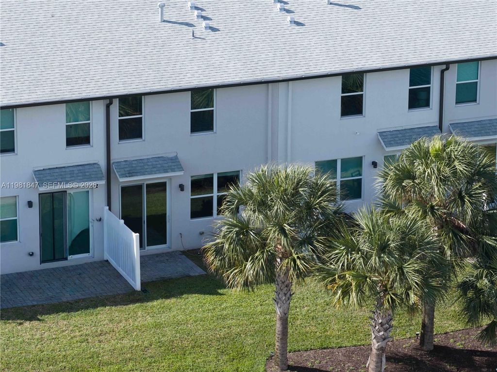 Image 41 of property listing at 1761 Lindley St, Mangonia Park, FL 33407