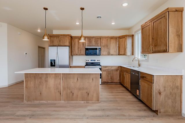 1609 5th Avenue NE, Dilworth, MN 56529