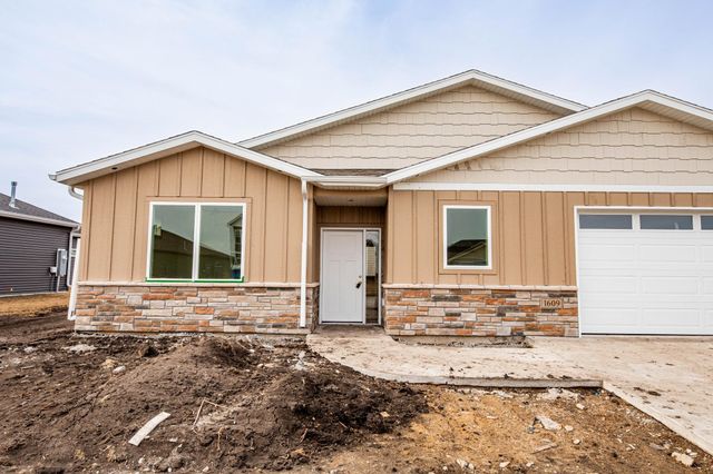 1609 5th Avenue NE, Dilworth, MN 56529