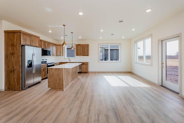 1609 5th Avenue NE, Dilworth, MN 56529