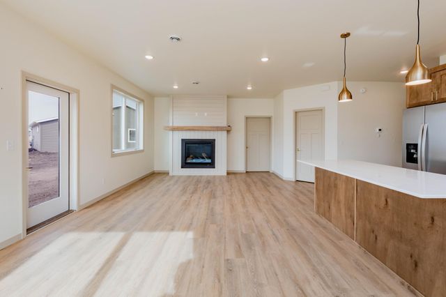 1609 5th Avenue NE, Dilworth, MN 56529