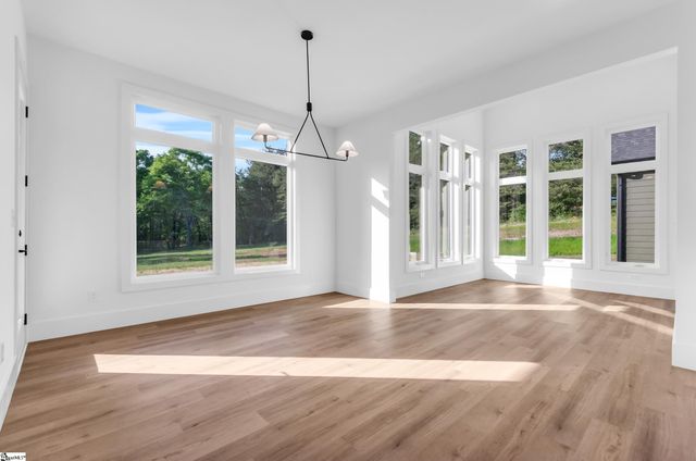 545 E Airport Road, Greer, SC 29651