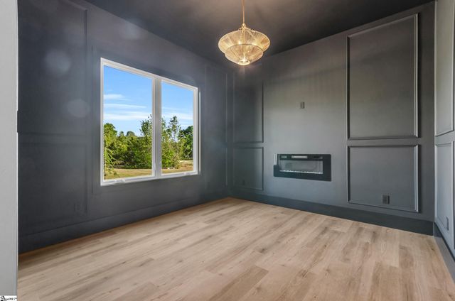 545 E Airport Road, Greer, SC 29651