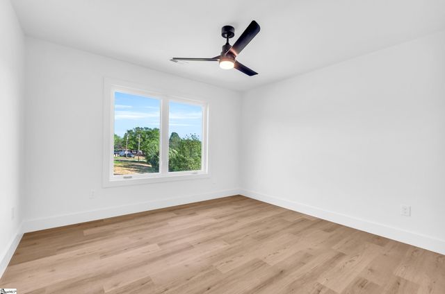 545 E Airport Road, Greer, SC 29651