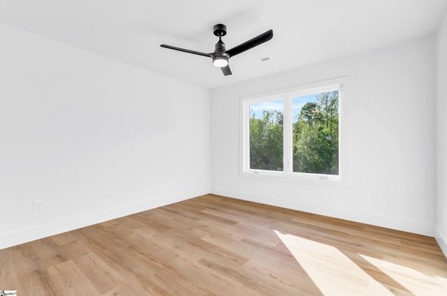 545 E Airport Road, Greer, SC 29651