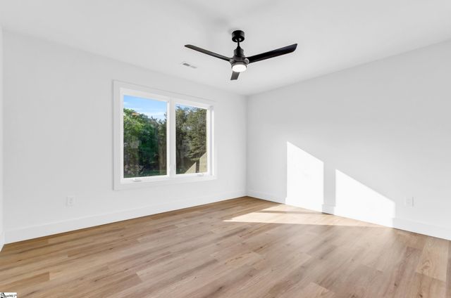 545 E Airport Road, Greer, SC 29651