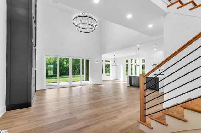 545 E Airport Road, Greer, SC 29651