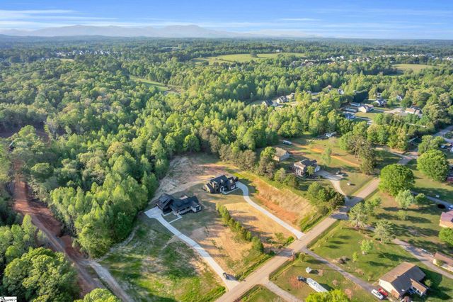 545 E Airport Road, Greer, SC 29651