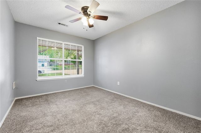 3168 W Shale Street, Fayetteville, AR 72704