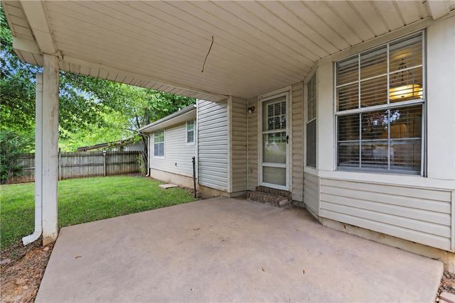 3168 W Shale Street, Fayetteville, AR 72704
