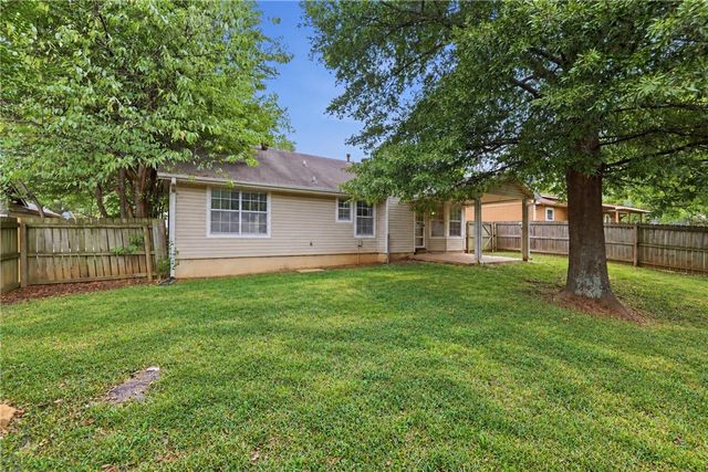 3168 W Shale Street, Fayetteville, AR 72704