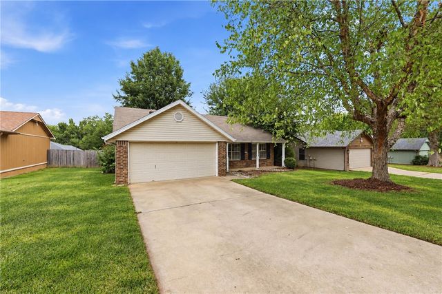 3168 W Shale Street, Fayetteville, AR 72704
