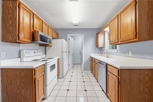 3168 W Shale Street, Fayetteville, AR 72704