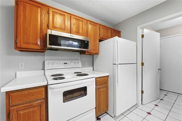 3168 W Shale Street, Fayetteville, AR 72704