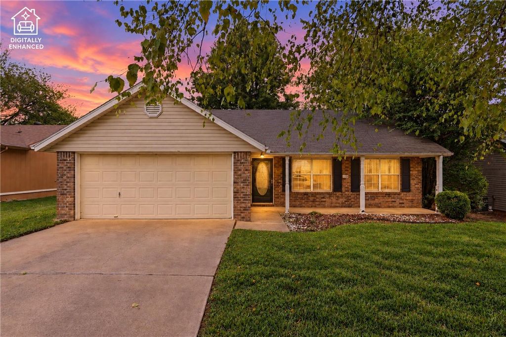 3168 W Shale Street, Fayetteville, AR 72704