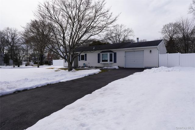 69 Meyer Lane, Medford, NY 11763