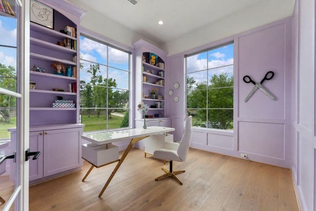 82 Simon Lake Lane, The Woodlands, TX 77381