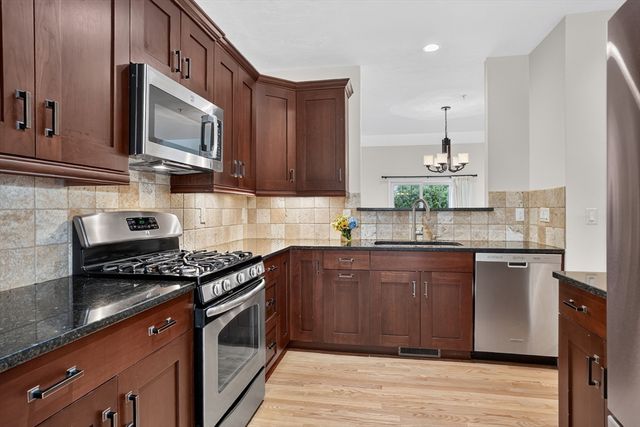 4 Hastings Rd 4, Hudson, MA 01749