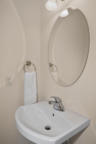 4 Hastings Rd 4, Hudson, MA 01749