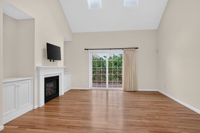 4 Hastings Rd 4, Hudson, MA 01749
