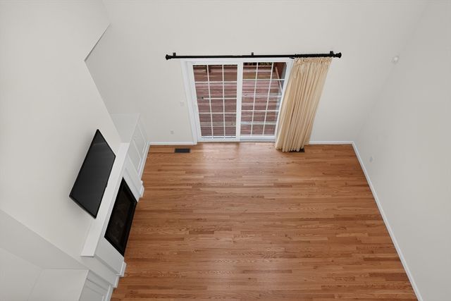 4 Hastings Rd 4, Hudson, MA 01749