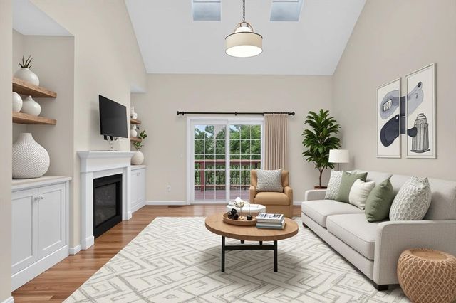 4 Hastings Rd 4, Hudson, MA 01749