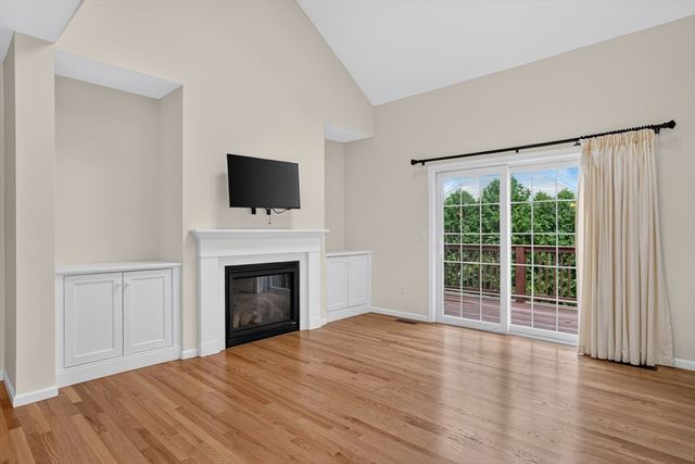 4 Hastings Rd 4, Hudson, MA 01749