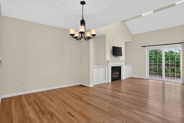 4 Hastings Rd 4, Hudson, MA 01749