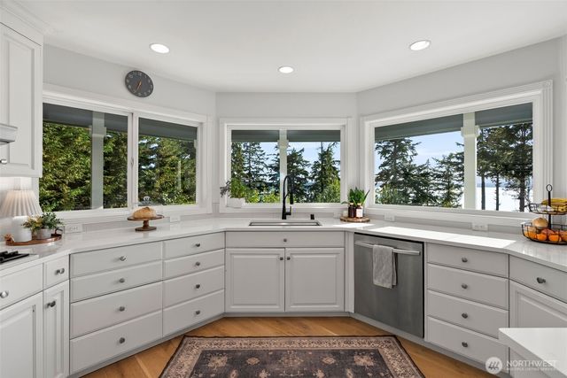 768 6th Avenue, Fox Island, WA 98333
