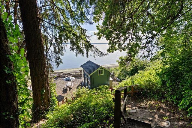 768 6th Avenue, Fox Island, WA 98333