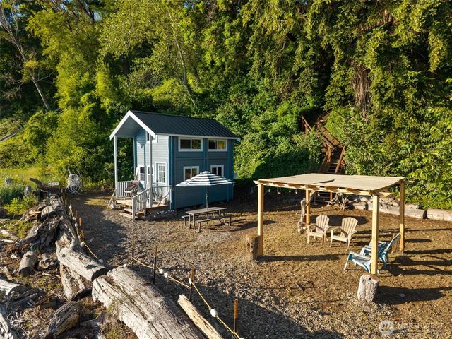 768 6th Avenue, Fox Island, WA 98333