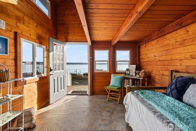 768 6th Avenue, Fox Island, WA 98333