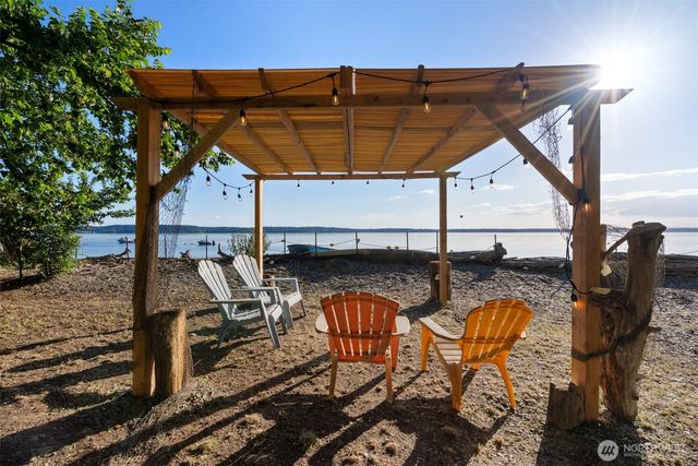 768 6th Avenue, Fox Island, WA 98333