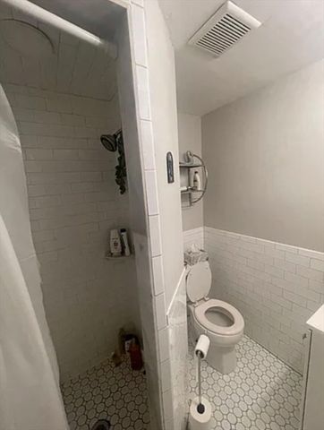 114 Marlborough St. 2R, Boston, MA 02116