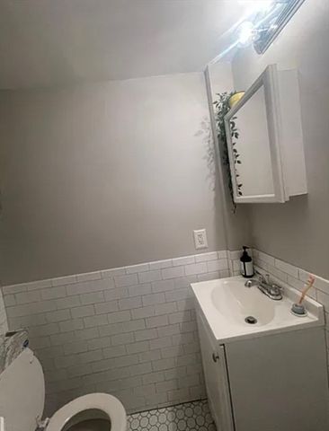 114 Marlborough St. 2R, Boston, MA 02116