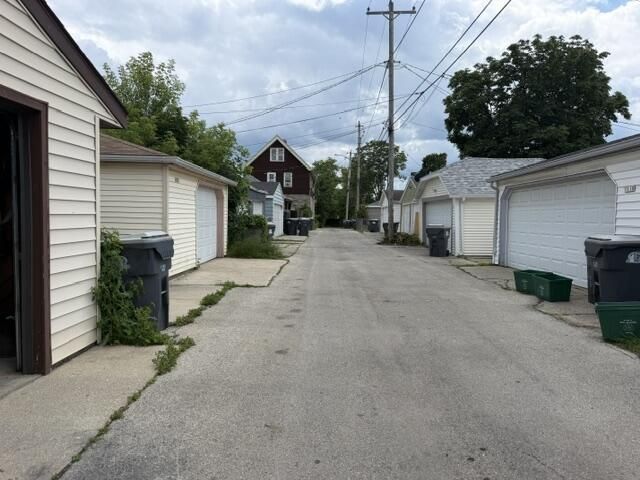 1103 S 46th STREET, West Milwaukee, WI 53214