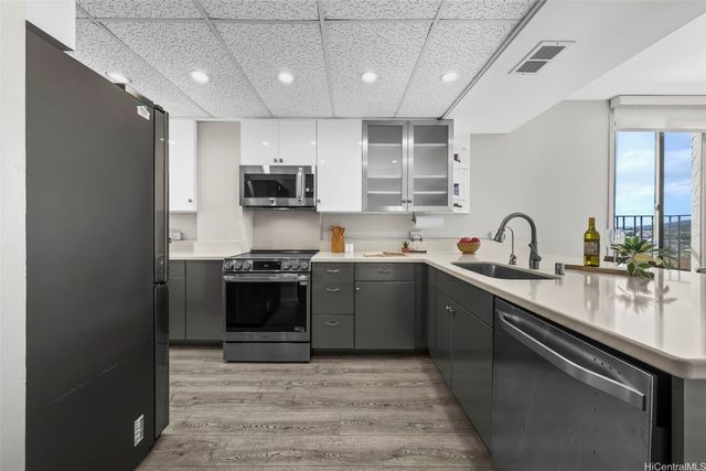 500 Lunalilo Home Road 17A, Honolulu, HI 96825