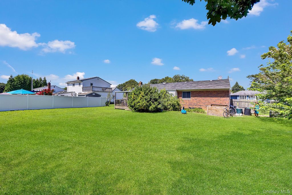 52 Headline Road, Deer Park, NY 11729 — photo 4