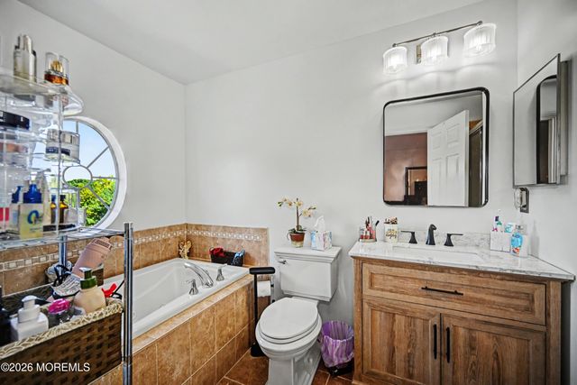 12 Sandra Court 2747, Old Bridge, NJ 08857