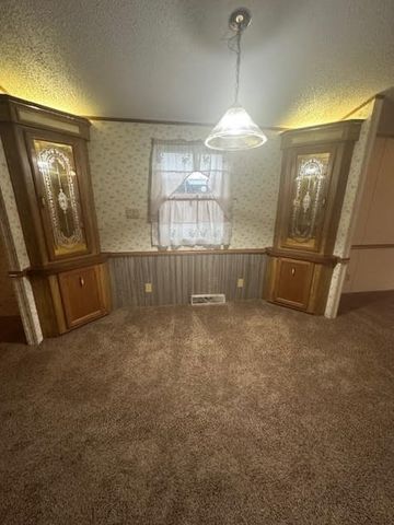 420 Garfield Avenue, Farnhamville, IA 50538