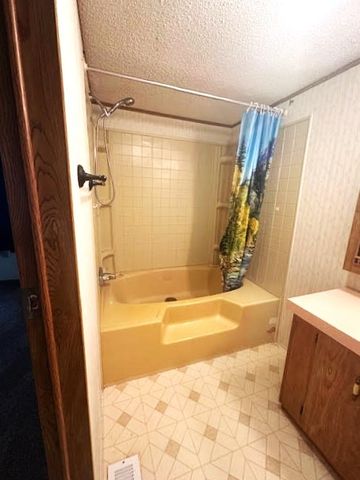 420 Garfield Avenue, Farnhamville, IA 50538