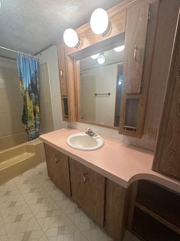 420 Garfield Avenue, Farnhamville, IA 50538