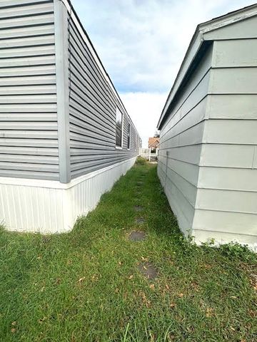 420 Garfield Avenue, Farnhamville, IA 50538