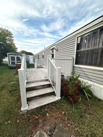 420 Garfield Avenue, Farnhamville, IA 50538