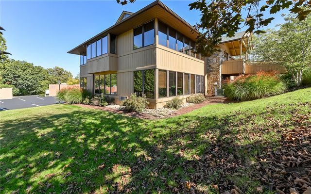 2857 Oxford Boulevard, Hampton, PA 15101