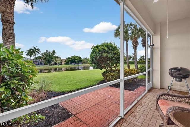 2406 Laurentina LN, Cape Coral, FL 33909
